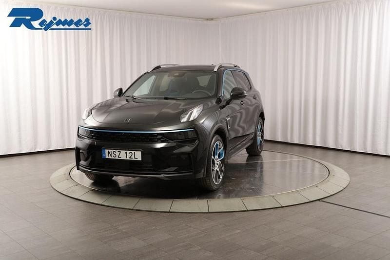 Svart Begagnad 2023 Lynk & Co 01 SUV | 289 800 kr (Marknadspris) - Bild 1/4