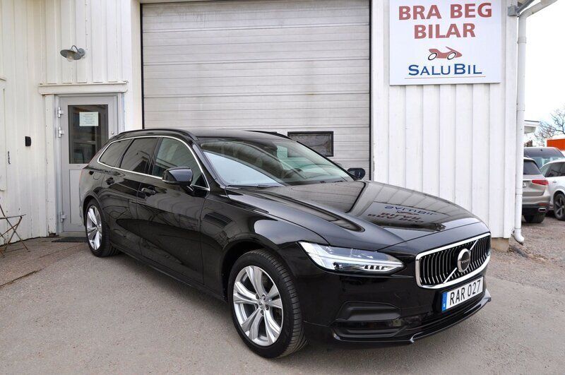 Svart Begagnad 2021 Volvo V90 Momentum Kombi | 319 000 kr (Marknadspris) - Bild 1/4