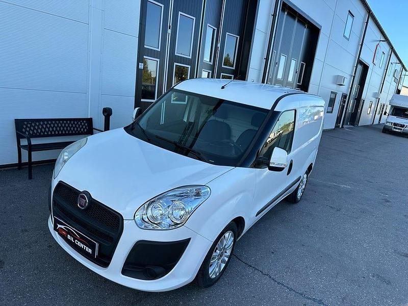 Begagnad Fiat Doblò 90 HK (66 kW) 2013 Vit Minibuss