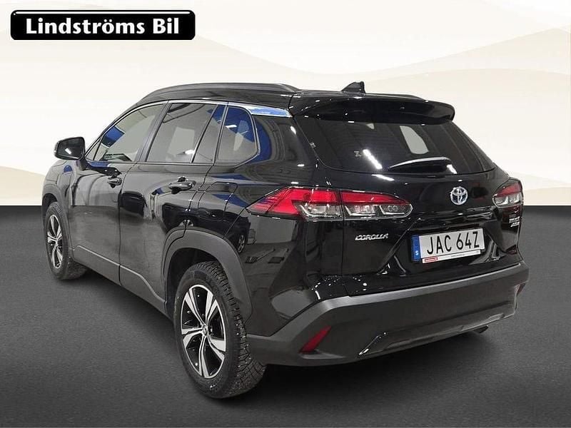 Begagnad Toyota Corolla Cross Style 200 HK (147 kW) 2022 Svart SUV