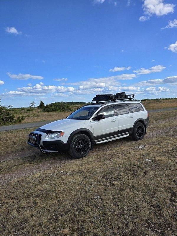 Vit Begagnad 2013 Volvo XC70 Momentum SUV | 135 000 kr (Bra pris) - Bild 1/3