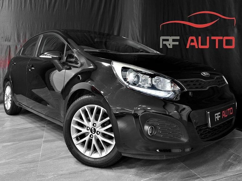 Svart Begagnad 2012 Kia Rio Halvkombi | 69 900 kr (Bra pris) - Bild 1/4