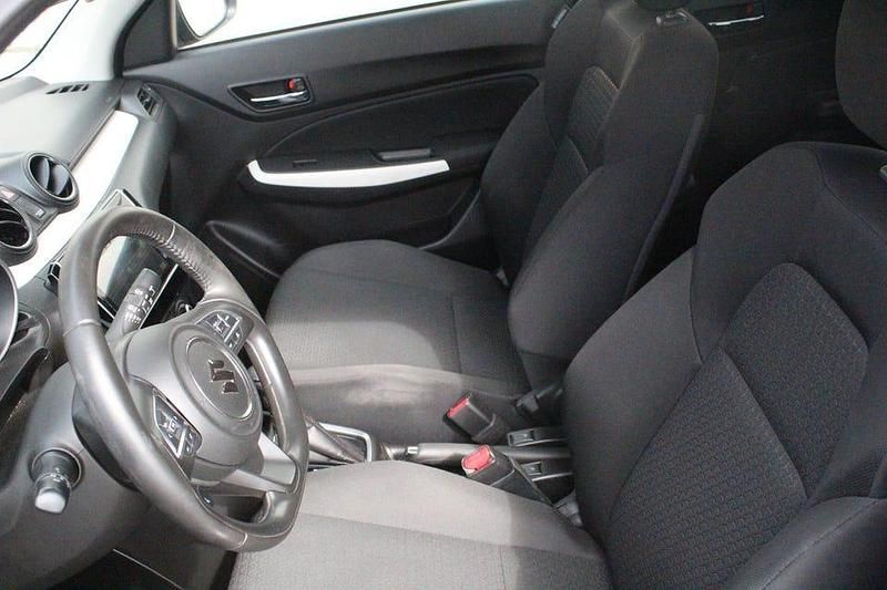 Begagnad Suzuki Swift 83 HK (61 kW) 2022 Grå Halvkombi