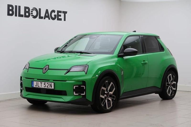 Grön Begagnad 2025 Renault 5 E-Tech Techno Halvkombi | 359 800 kr (Marknadspris) - Bild 1/4
