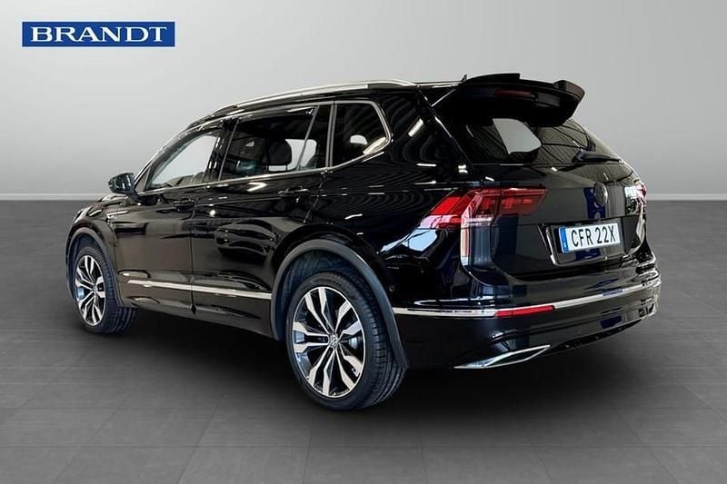 Begagnad VW Tiguan Allspace R-line 203 HK (149 kW) 2021 Svart SUV