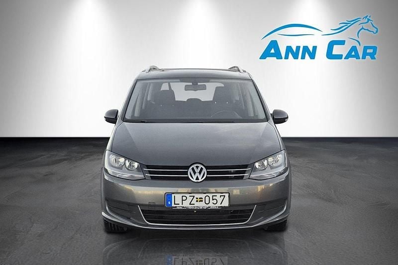 Begagnad VW Sharan 140 HK (102 kW) 2011 Grå Minibuss