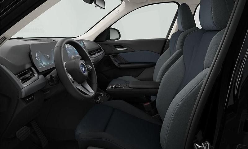 Svart Ny 2026 BMW iX1 Shadowline SUV | 560 200 kr (Bra pris) - Bild 1/1