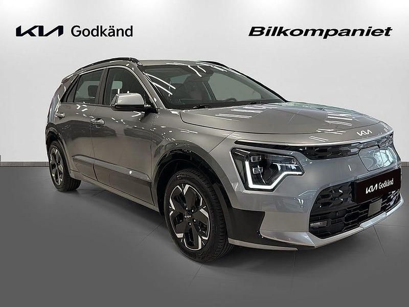 Begagnad Kia e-Niro 152 kW (207 HK) 2022 Grå SUV