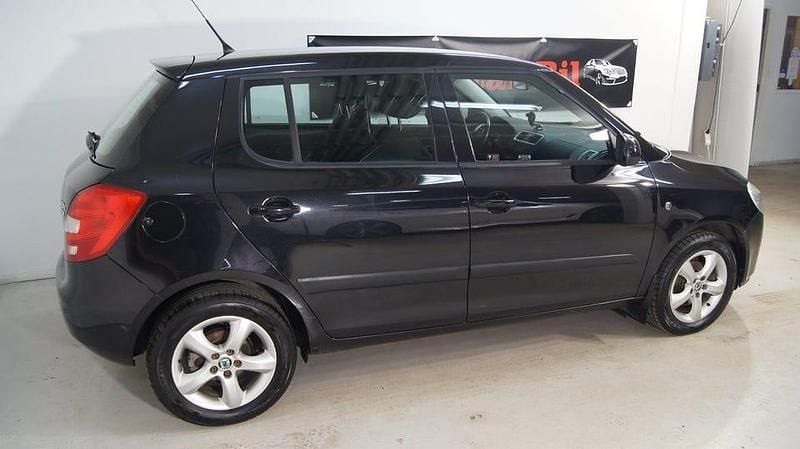 Begagnad Skoda Fabia 86 HK (63 kW) 2009 Svart Halvkombi
