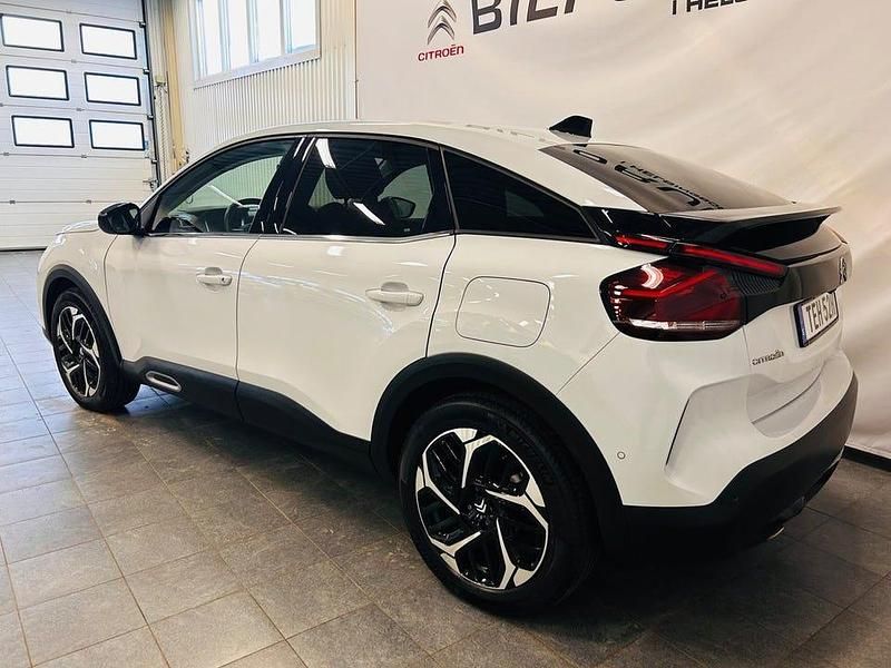 Begagnad Citroën C4 Shine 131 HK (96 kW) 2024 Vit okenite Halvkombi