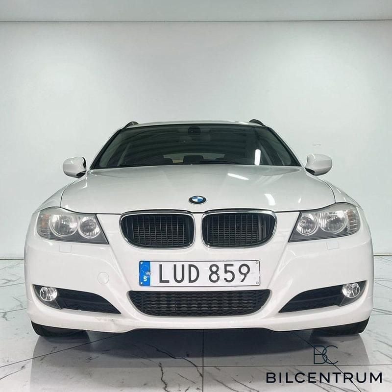 Begagnad BMW 316 Comfort Edition 116 HK (85 kW) 2011 Vit Kombi