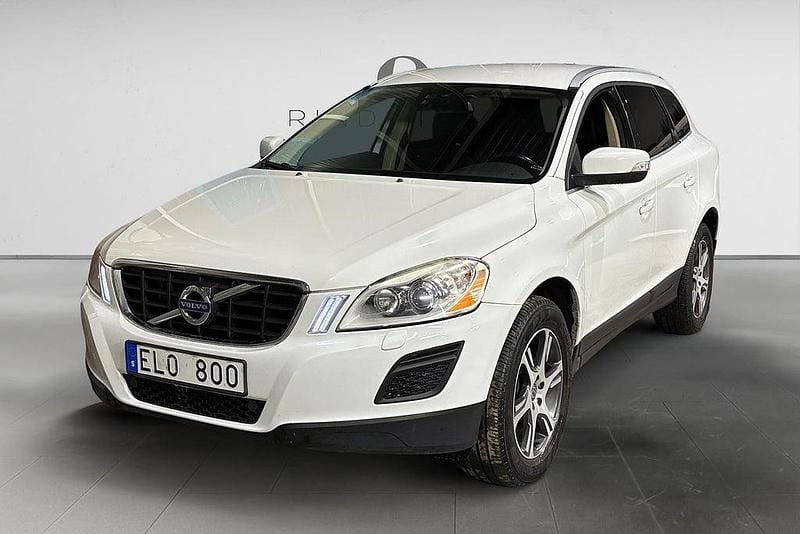 Begagnad Volvo XC60 Summum 163 HK (119 kW) 2011 Vit SUV