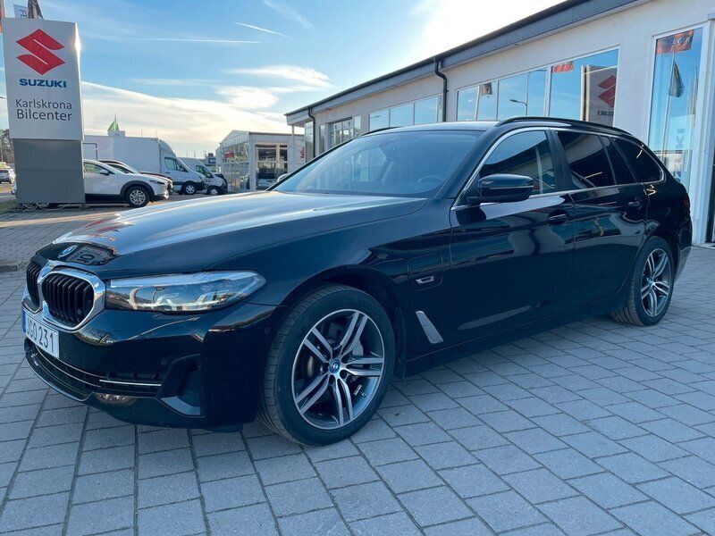 Svart Begagnad 2022 BMW 530e Kombi | 349 000 kr (Bra pris) - Bild 1/4