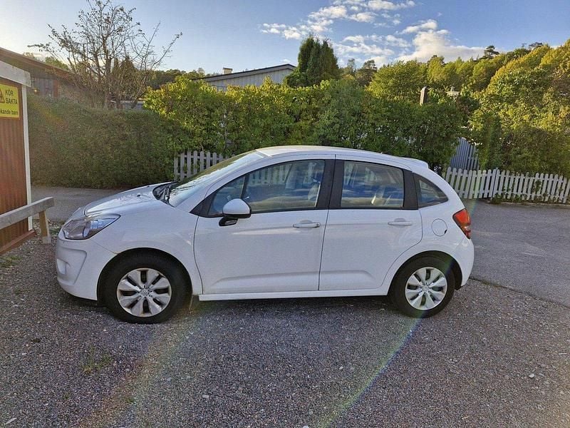 Vit Begagnad 2011 Citroën C3 Halvkombi | 32 000 kr (Marknadspris) - Bild 1/4
