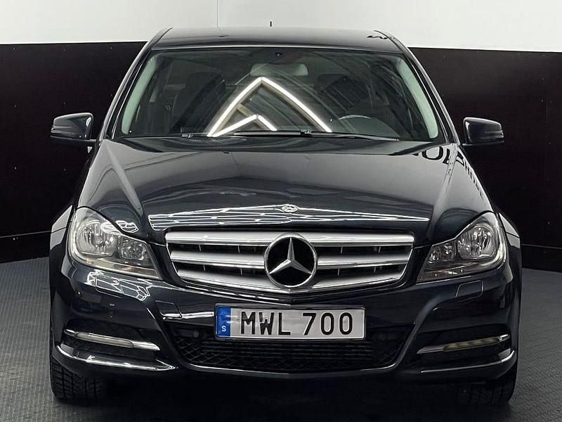 Begagnad Mercedes C180 Avantgarde 156 HK (114 kW) 2012 Svart