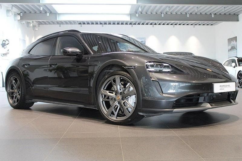 Mörkgrå Begagnad 2021 Porsche Taycan Turbo Cross Turismo Sedan | 975 000 kr - Bild 1/4