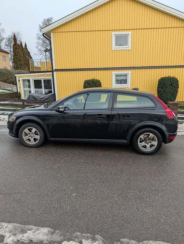 Begagnad 2008 Volvo C30 Halvkombi | 39 000 kr (Marknadspris) - Bild 1/4