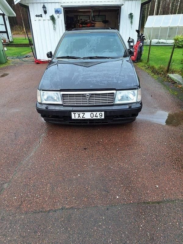 Begagnad 1988 Lancia Thema Sedan | 145 000 kr - Bild 1/4
