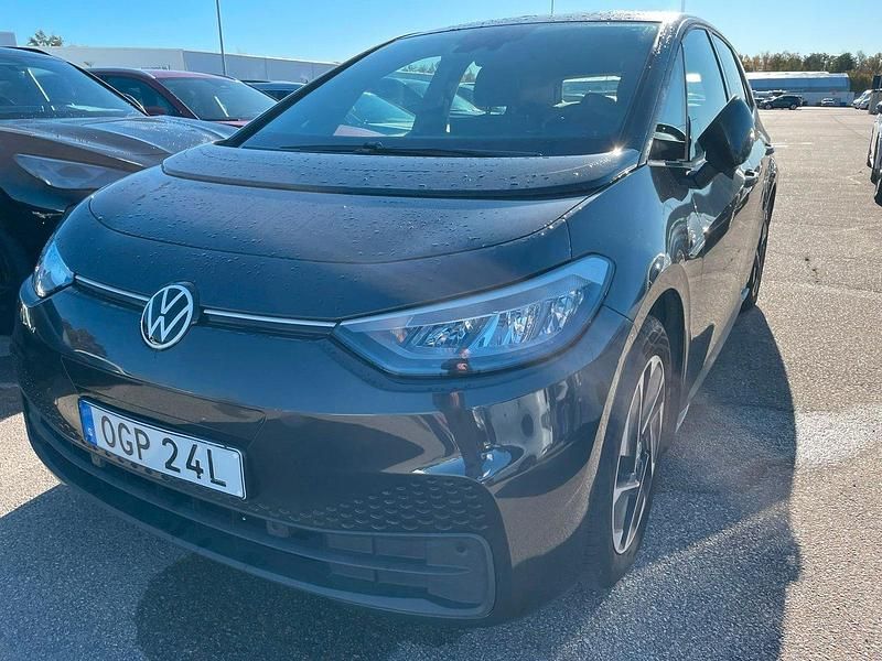 Mörkgrå (magnesium grå metallic) Begagnad 2021 VW ID.3 Pro Performance Halvkombi | 239 000 kr (Bra pris) - Bild 1/2