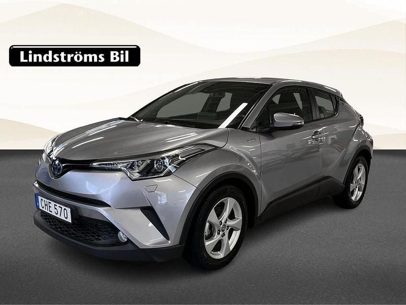 Mörkgrå (grå) Begagnad 2018 Toyota C-HR Active SUV | 229 900 kr (Marknadspris) - Bild 1/3