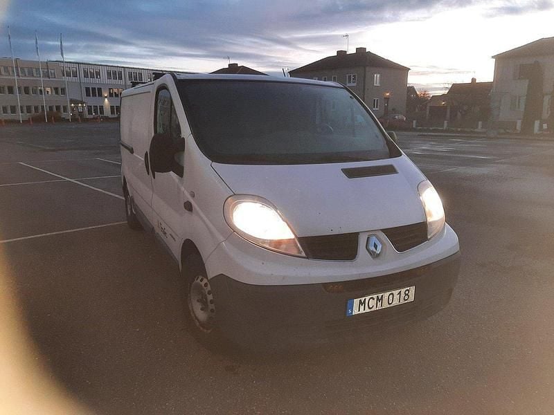Vit Begagnad 2012 Renault Trafic Van | 36 000 kr (Superpris) - Bild 1/3