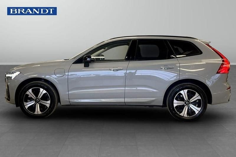 Begagnad Volvo XC60 Plus 355 HK (261 kW) 2024 Grå SUV