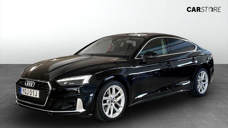 Svart Begagnad 2021 Audi A5 Sportback Halvkombi | 329 900 kr (Marknadspris) - Bild 1/4