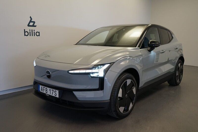 Grå Begagnad 2024 Volvo EX30 Plus SUV | 369 500 kr (Bra pris) - Bild 1/3