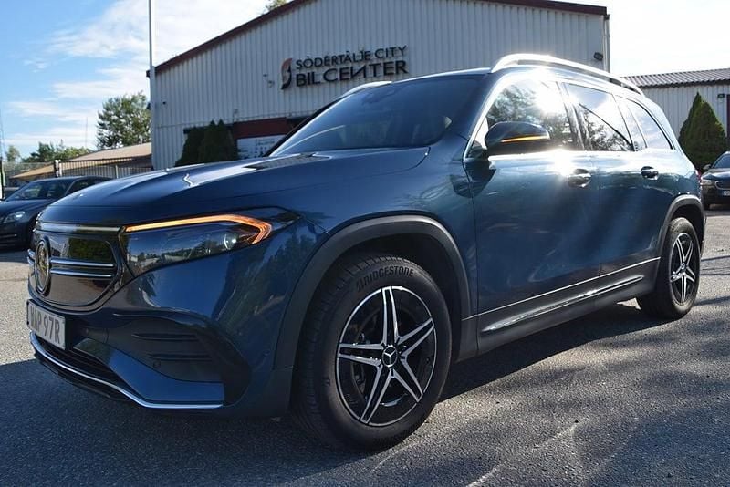 Blå Begagnad 2023 Mercedes EQB300 AMG SUV | 470 000 kr (Marknadspris) - Bild 1/4