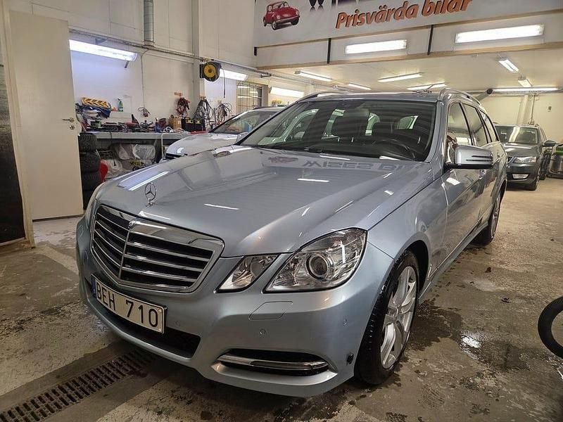Begagnad Mercedes E300 Avantgarde 231 HK (169 kW) 2013 Silver Kombi