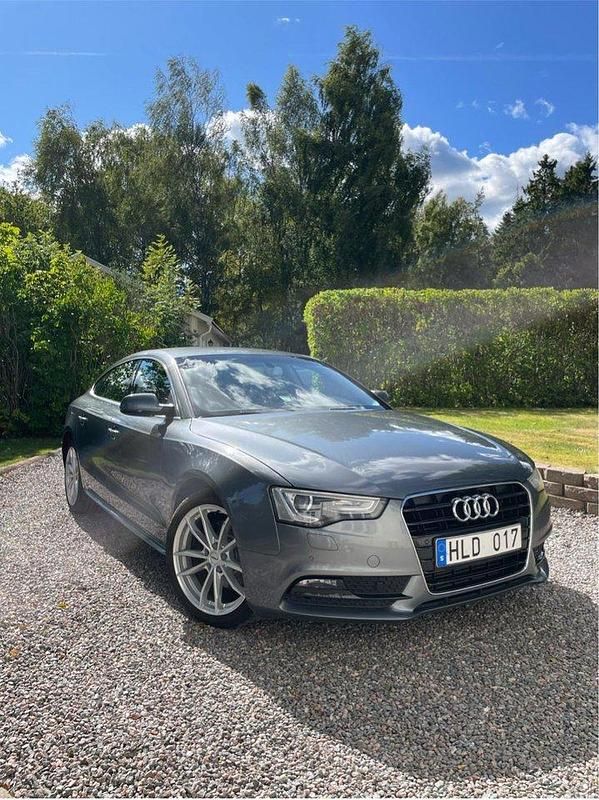 Grå Begagnad 2012 Audi A5 Sportback Halvkombi | 110 000 kr (Lite dyr) - Bild 1/4