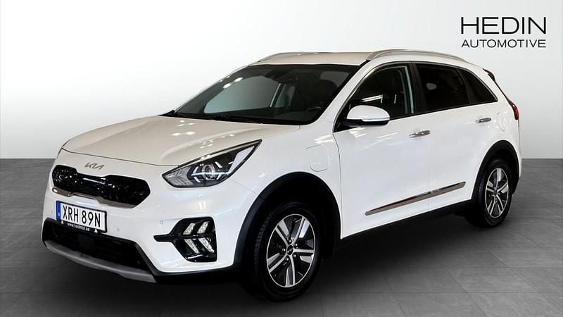 Vit (white) Begagnad 2021 Kia Niro Advance SUV | 249 900 kr (Marknadspris) - Bild 1/4