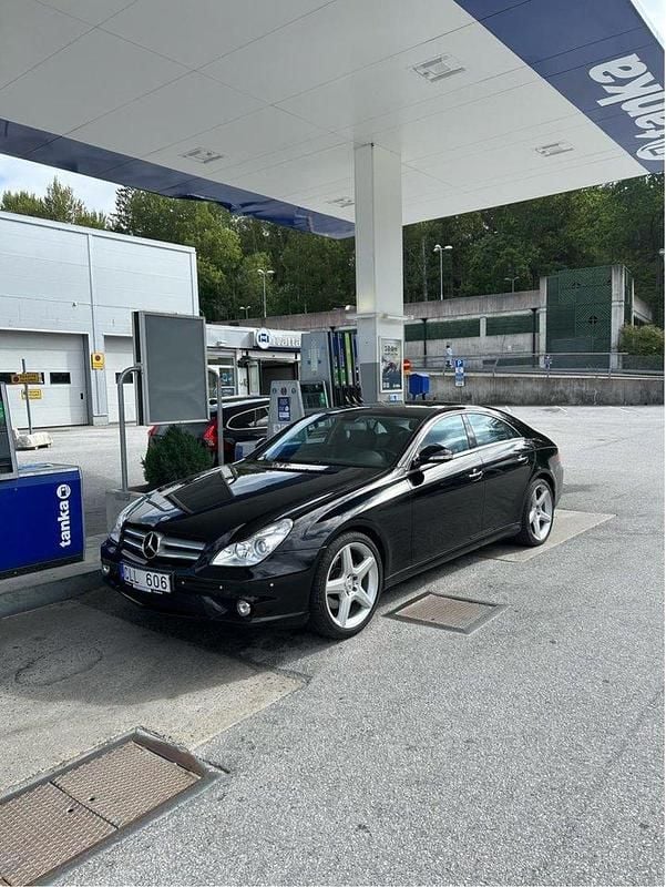 Svart Begagnad 2008 Mercedes CLS350 Sportkupé | 123 000 kr (Marknadspris) - Bild 1/4