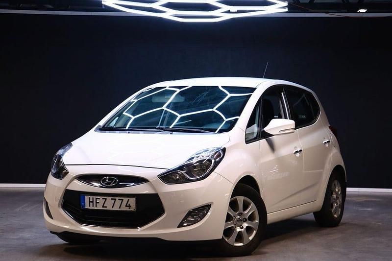Vit Begagnad 2013 Hyundai ix20 Edition Halvkombi | 109 900 kr (Marknadspris) - Bild 1/4