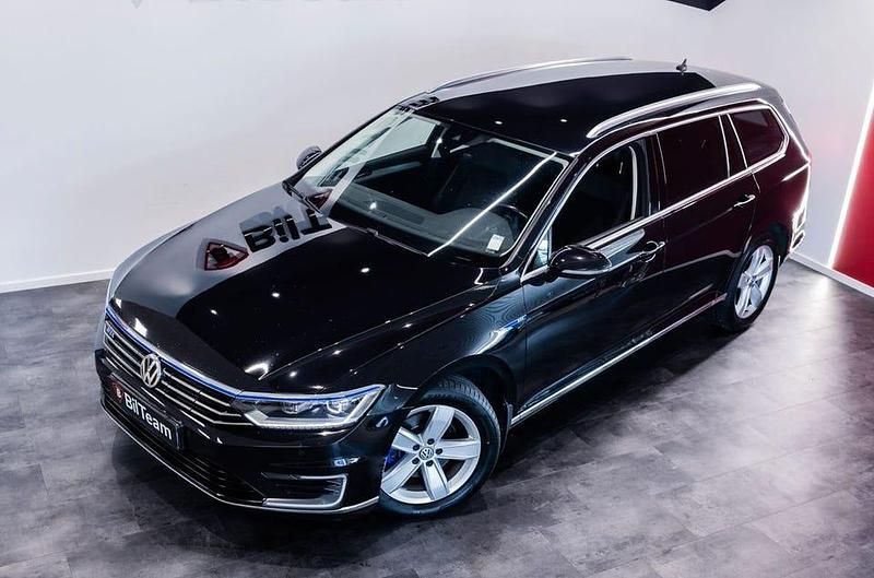 Begagnad VW Passat Comfortline 218 HK (160 kW) 2016 Svart Kombi