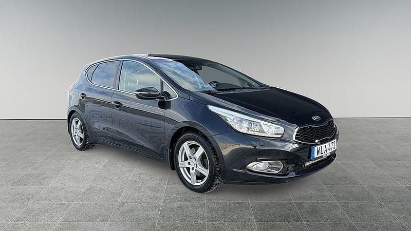Begagnad Kia Ceed 129 HK (94 kW) 2014 Svart Halvkombi