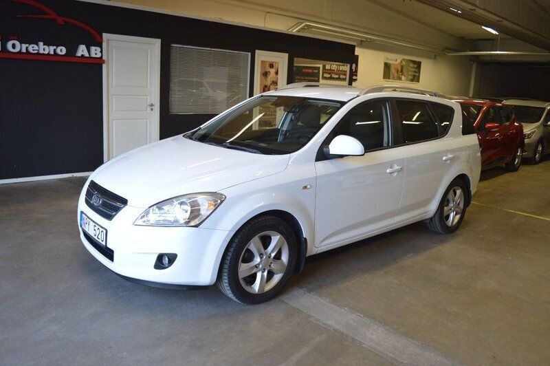 Vit Begagnad 2008 Kia Ceed 3 Kombi | 54 900 kr (Marknadspris) - Bild 1/4