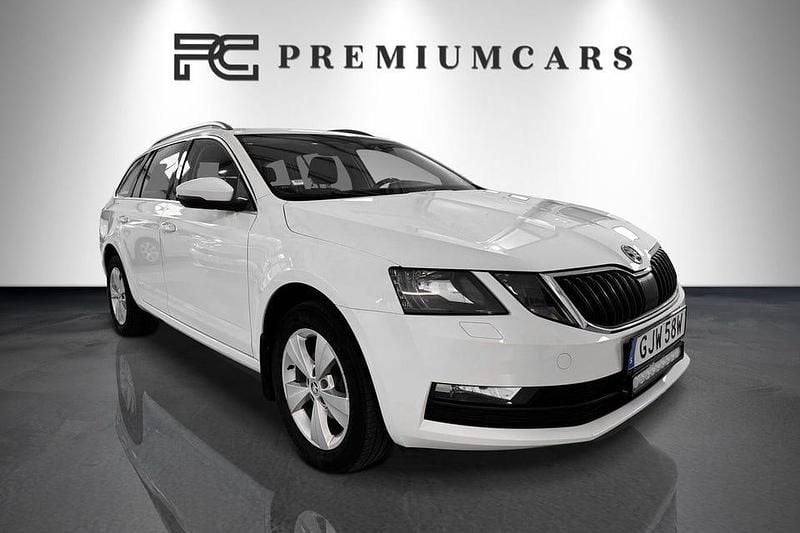 Vit Begagnad 2019 Skoda Octavia Ambition Kombi | 109 900 kr (Marknadspris) - Bild 1/4