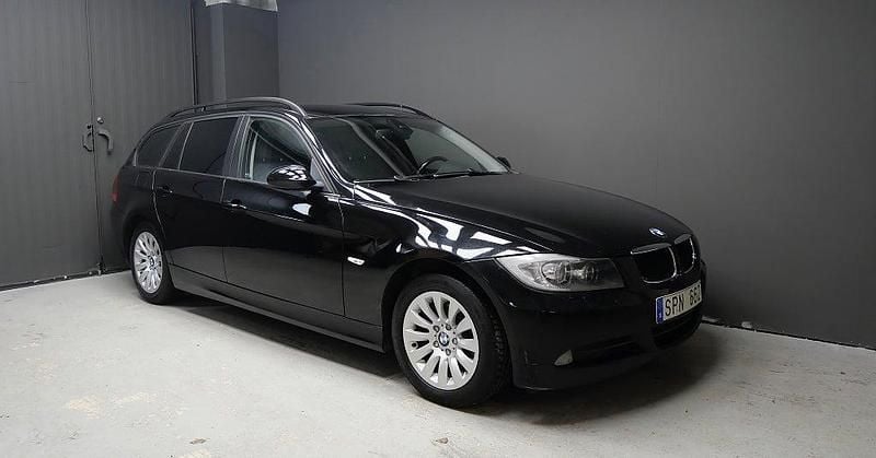 Begagnad BMW 320 150 HK (110 kW) 2006 Svart Kombi