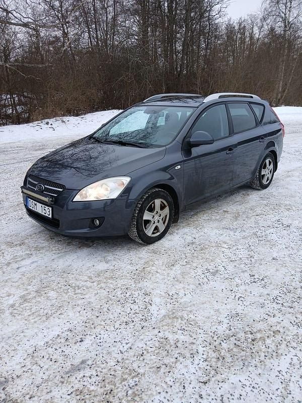 Begagnad 2009 Kia Ceed Halvkombi | 22 000 kr (Marknadspris) - Bild 1/4
