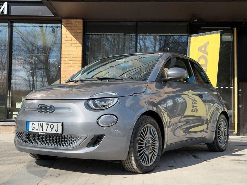 Grå Begagnad 2020 Fiat 500e Icon Halvkombi | 199 900 kr (Dyr) - Bild 1/4