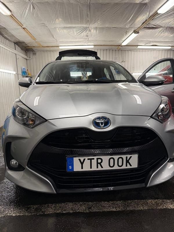 Begagnad Toyota Yaris Hybrid 116 HK (85 kW) 2023