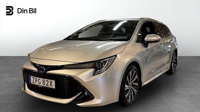 Silver Begagnad 2021 Toyota Corolla Style Kombi | 234 900 kr (Superpris) - Bild 1/4