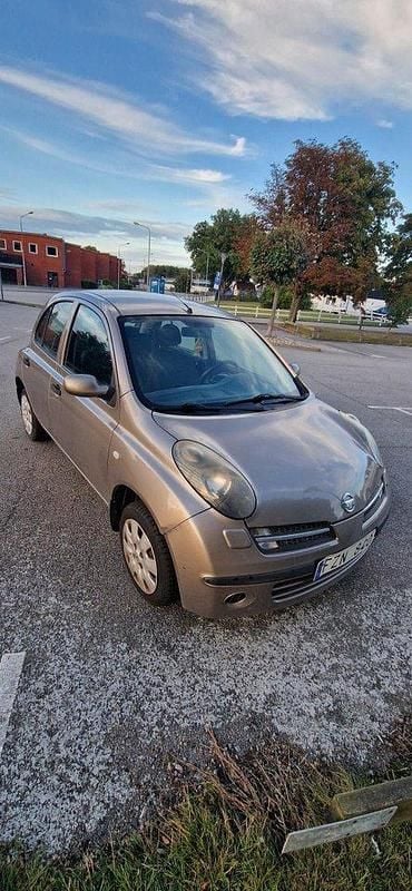 Brun Begagnad 2007 Nissan Micra Halvkombi | 45 000 kr - Bild 1/4