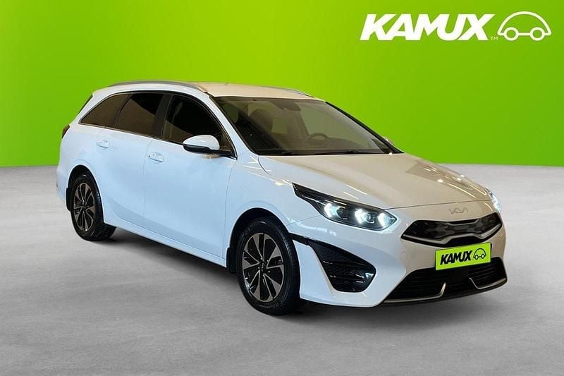 Vit Begagnad 2023 Kia Ceed Sportswagon Advance Kombi | 234 700 kr (Marknadspris) - Bild 1/3