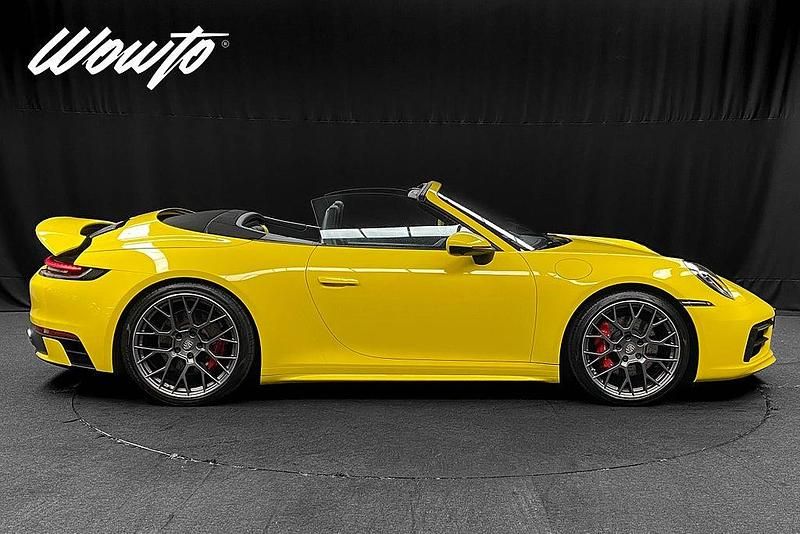 Begagnad Porsche 911 Carrera 4S Cabriolet 450 HK (330 kW) 2019 Gul Cab
