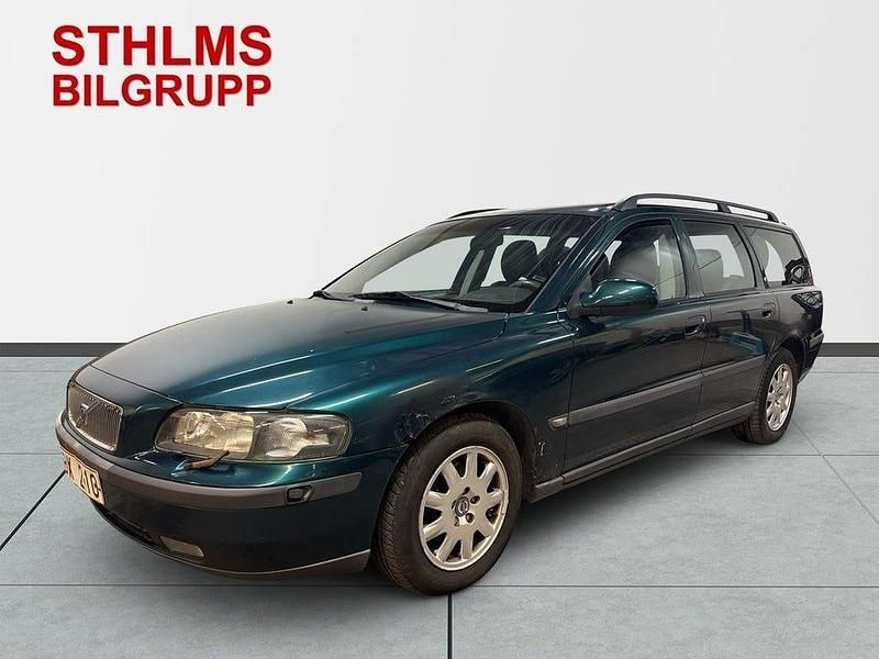 Grön Begagnad 2002 Volvo V70 Kombi | 17 900 kr (Marknadspris) - Bild 1/4
