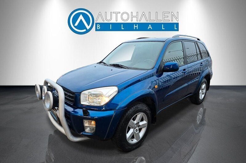Mörkblå Begagnad 2003 Toyota RAV4 SUV | 56 999 kr (Lite dyr) - Bild 1/4