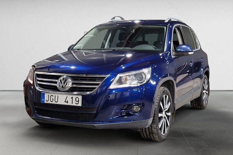 Mörkblå Begagnad 2010 VW Tiguan SUV | 84 900 kr (Bra pris) - Bild 1/3