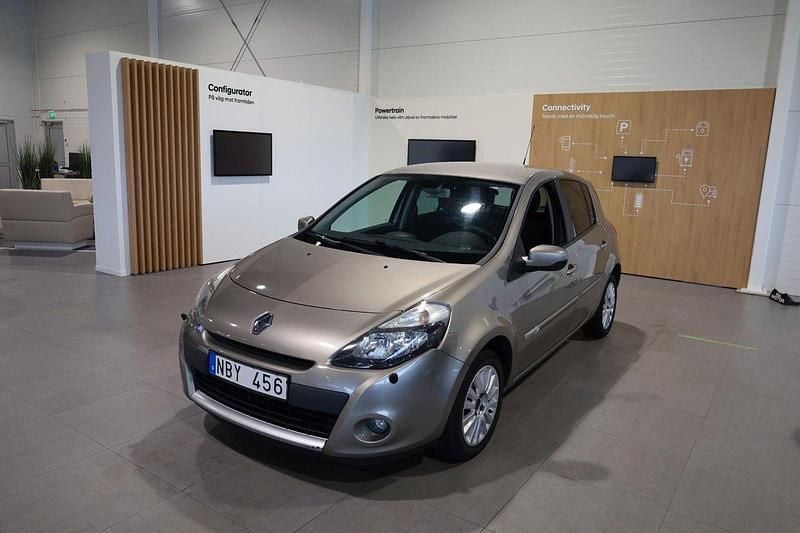 Ljusbrun Begagnad 2012 Renault Clio R.S. Halvkombi | 54 900 kr (Dyr) - Bild 1/3